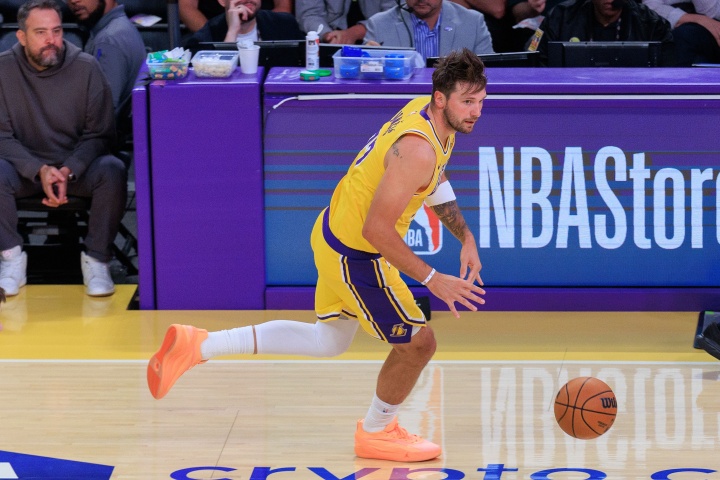 东契奇在多支球队单场至少50分10助 NBA历史第二人&比肩张伯伦 东契奇在多支球队单场至少50分10助 NBA历史第二人&比肩张伯伦